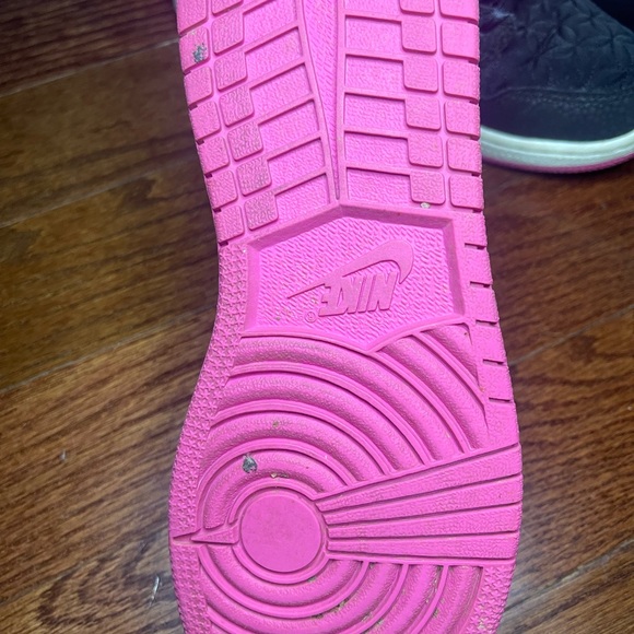 Jordan’s NIKE Air Jordan’s 1 Phat Black with pink soles size 4Y - Picture 11 of 12